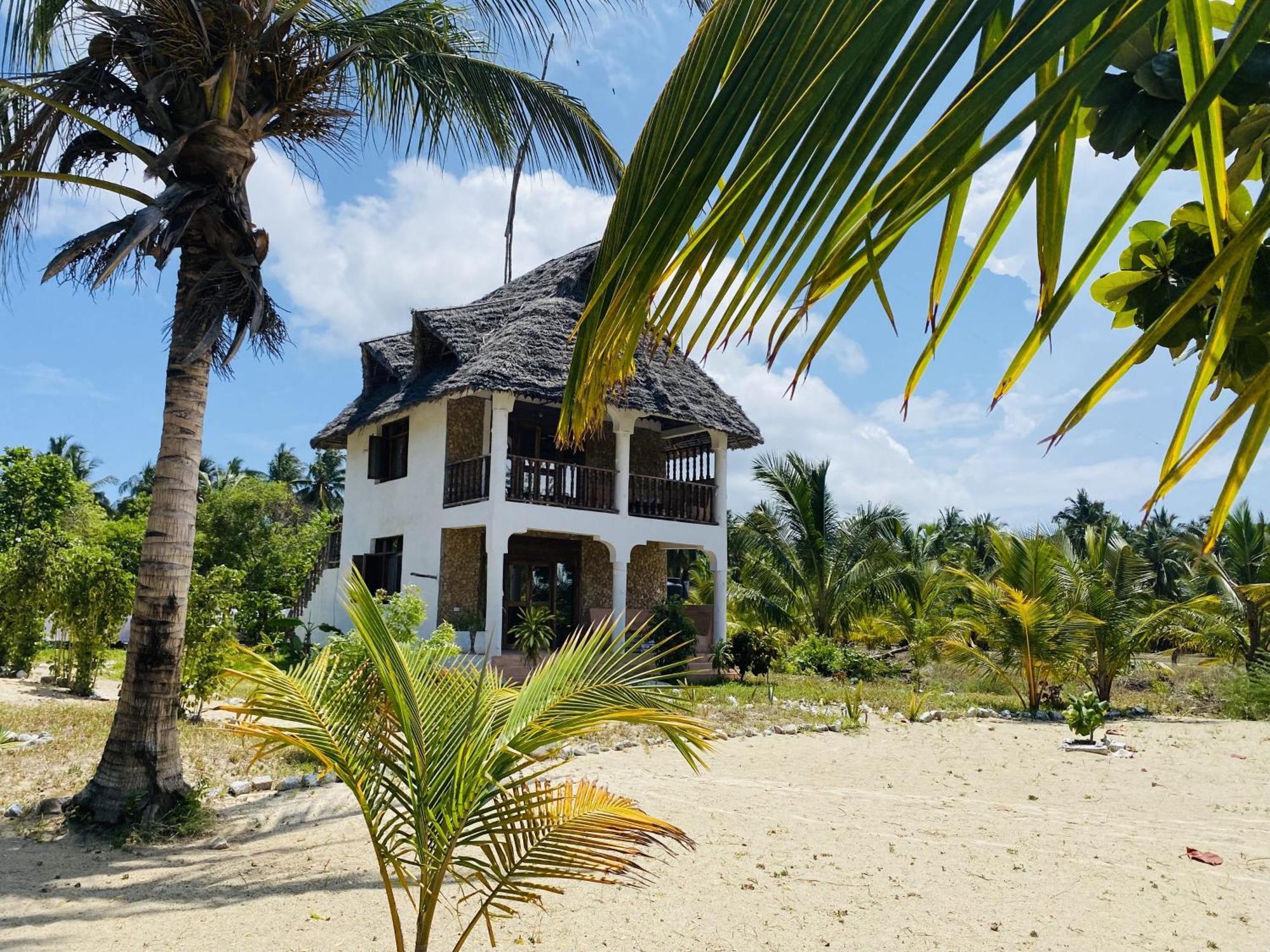 Lodge New Bweni Baleni